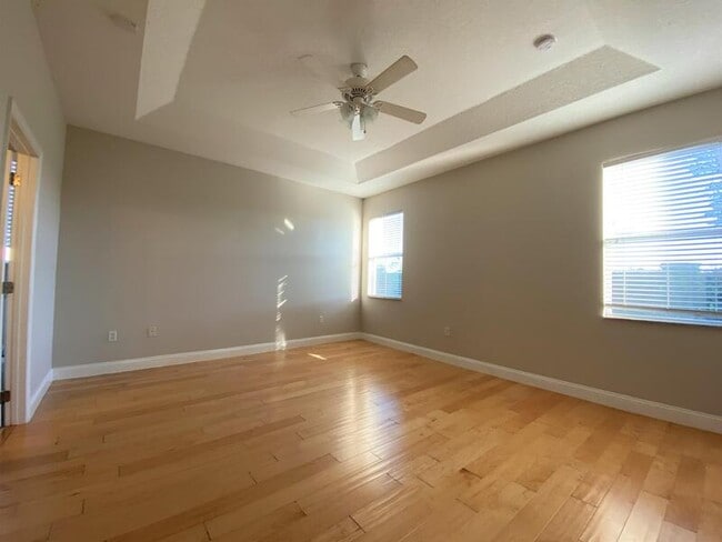 Foto del edificio - 10060 Stratford Pointe Ave