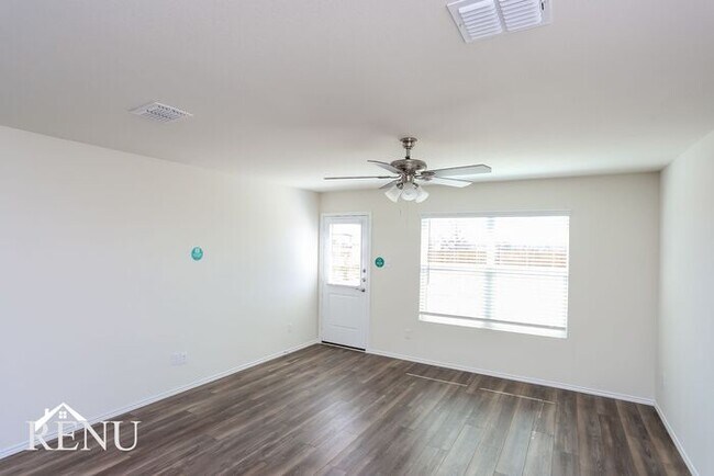 Foto del edificio - 4101 Wintergreen Dr