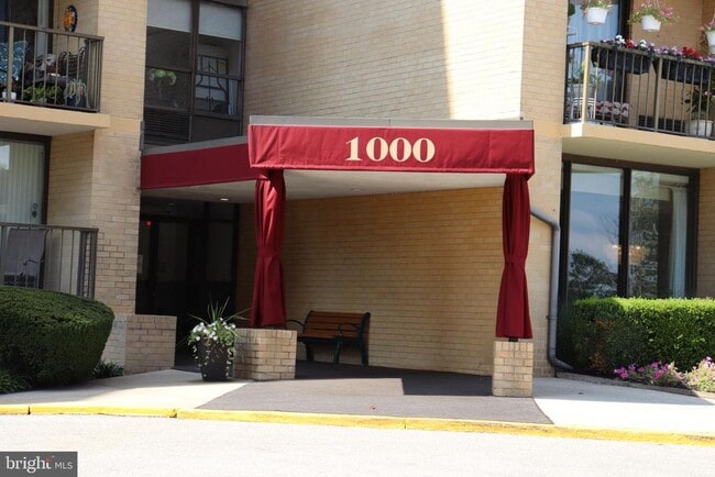 Building Photo - 666 W Germantown Pike