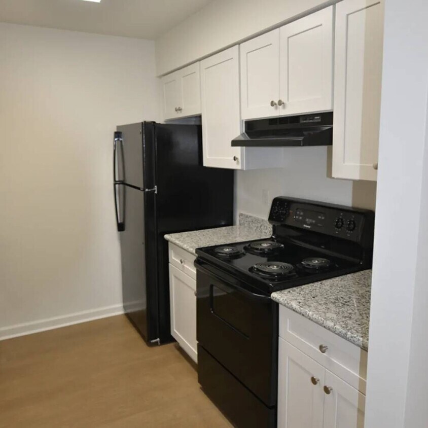 Whitney Manor 1117 Whitney Ave Gretna, LA Apartments for Rent in