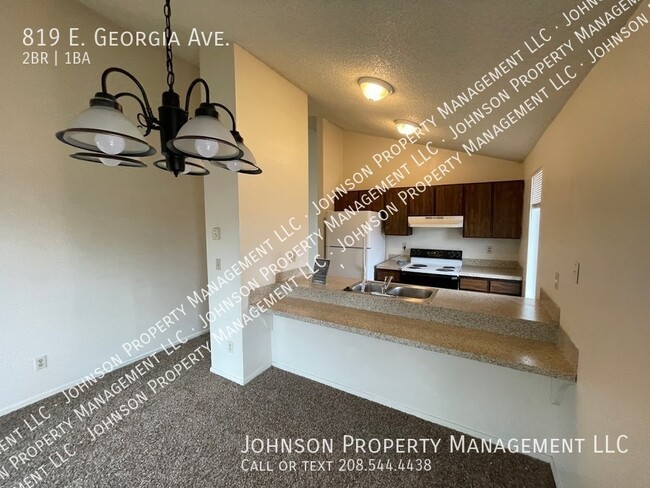 Building Photo - Cozy 2-Bedroom Apartment in Central Nampa ...