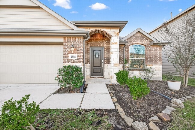 Foto del edificio - 25911 Rustical Rd