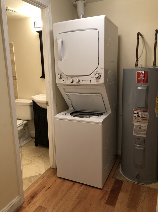 Foto del edificio - 6644 Hillandale Rd