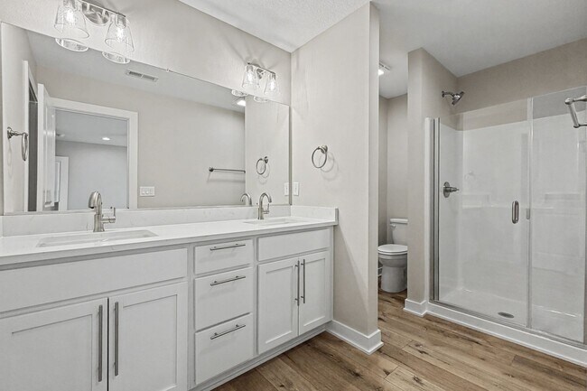 Foto del edificio - Luxury New Construction Townhome with Attached 2 Car Garage!