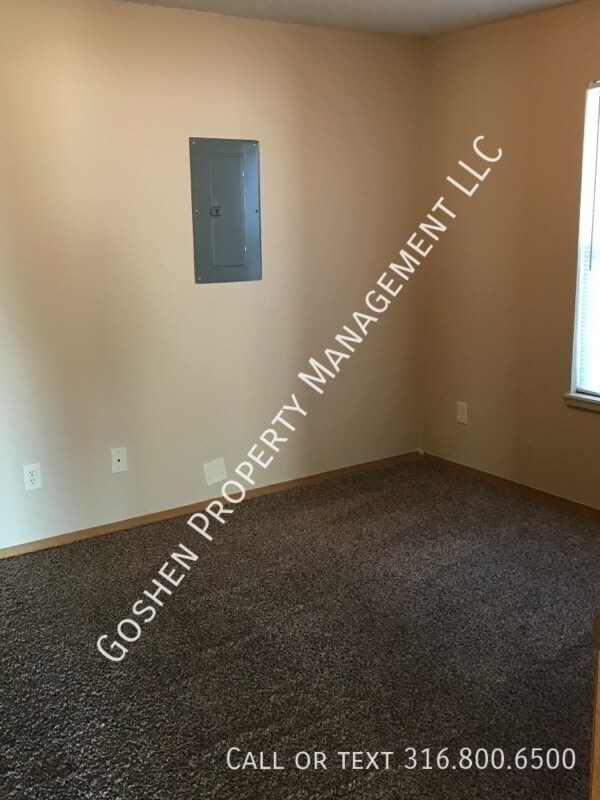 Building Photo - 3394 N Jackson Ct