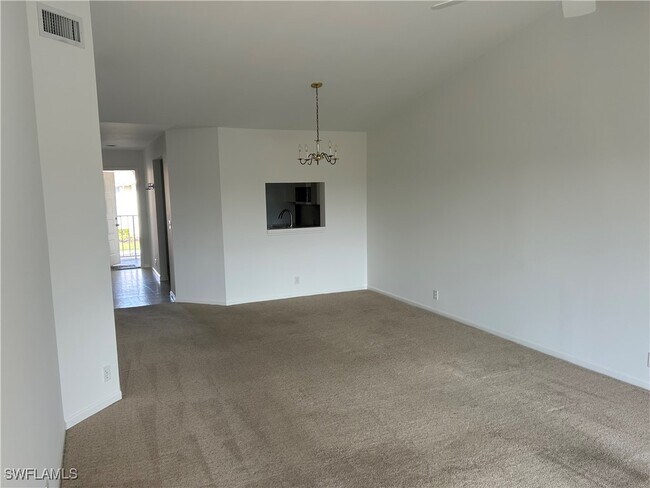 Foto del edificio - 7794 Esmeralda Way