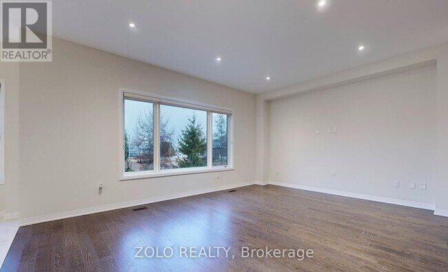 Photo du bâtiment - 3705 Lakepoint Dr