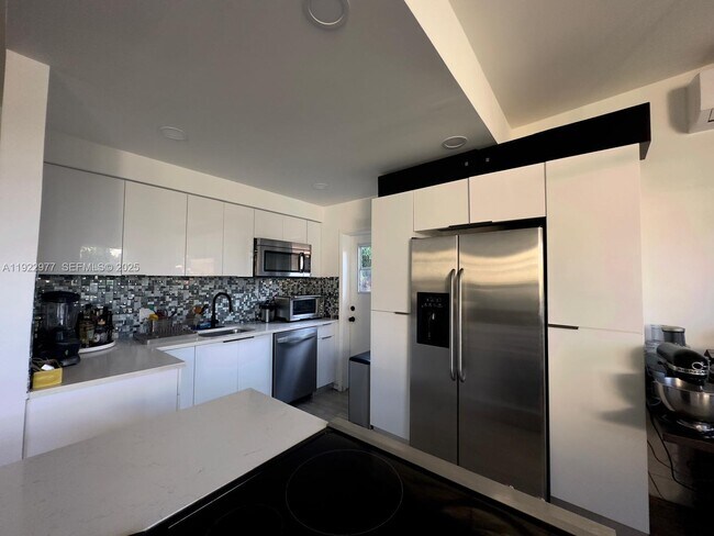 Foto del edificio - 270 NW 109th St