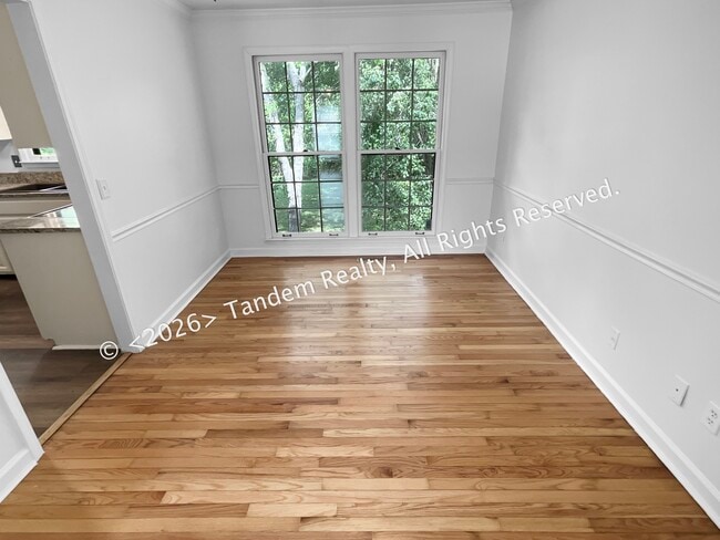 Building Photo - 309 Oakcrest Ct