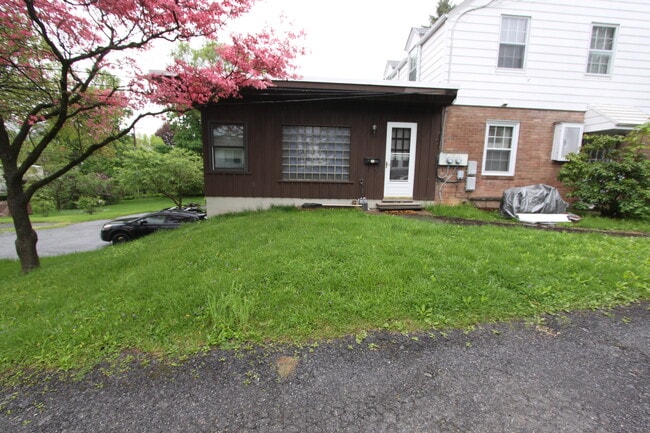Building Photo - 1231 Old Boalsburg Rd.