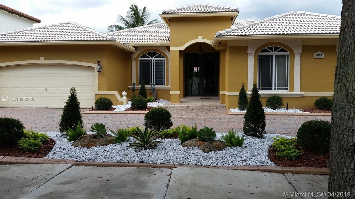 Primary Photo - 7873 NW 164th St