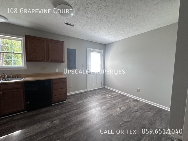 Photo - 108 Grapevine Ct Townhome