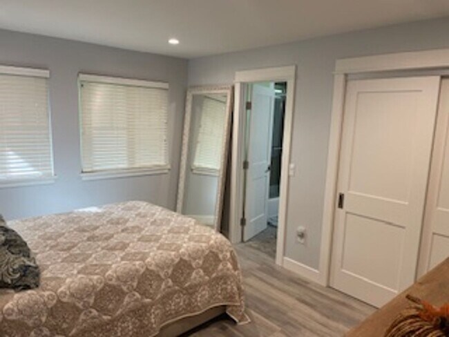 Foto del edificio - 1481 Hollister Ln