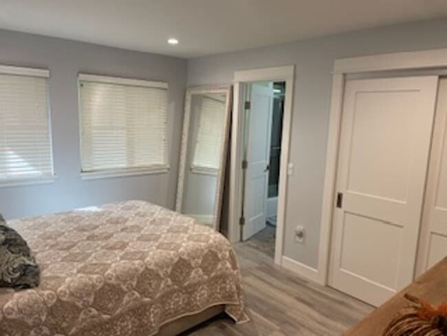 Building Photo - 1481 Hollister Ln