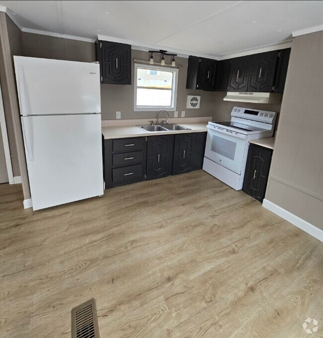 Building Photo - 49 Haney Park
