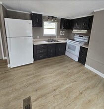 Building Photo - 49 Haney Park