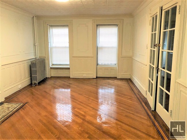 Building Photo - 490 Monroe St