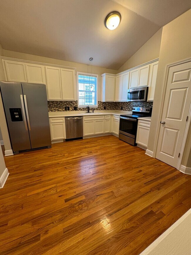 Building Photo - NE Tallahassee Home in Top School District