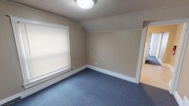 Building Photo - 706 Emmet St