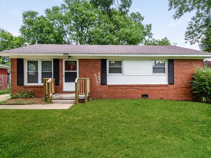 Primary Photo - 2855 Greenside Dr NW