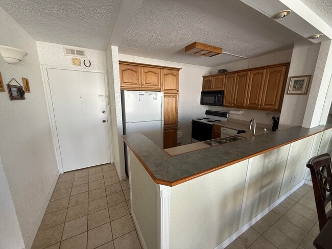 Building Photo - 3540 S Ocean Blvd