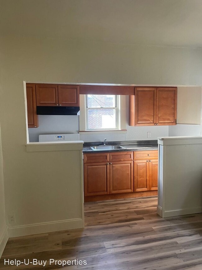 Foto del edificio - 3 br, 1 bath House - 888 Anchor st