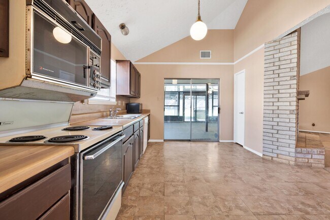 Foto del edificio - NW home available for asap move in!