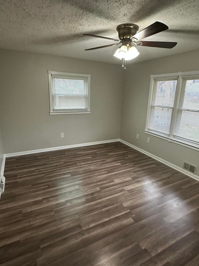 Building Photo - 126 Allnutt Dr