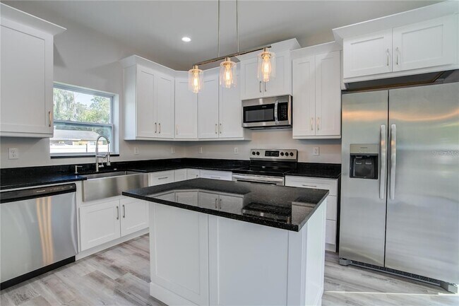 Foto del edificio - 5630 Queener Ave