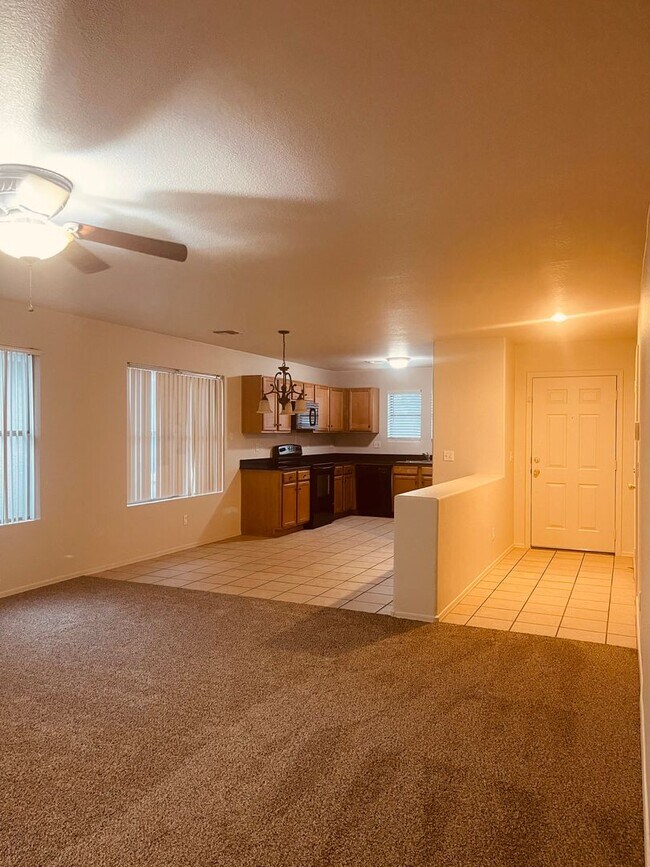 Foto del edificio - COMING SOON! FRESHLY PAINTED INTERIOR! Great Home in Desirable Sheely Farms Neighborhood!