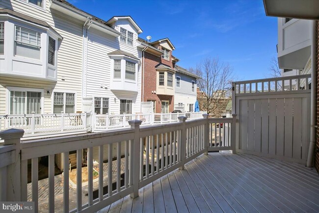 Building Photo - 1304 N Danville St