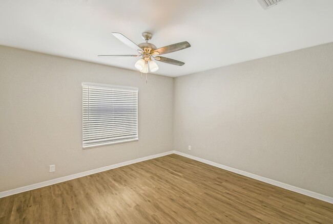 Building Photo - 4 br, 2 bath House - 7388 Willow Spring Cir E