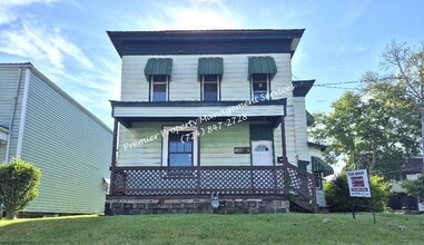 Building Photo - 1400 4th Ave