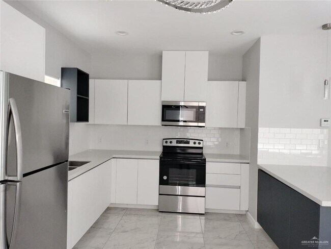 Foto del edificio - 3804 N Robin Ave