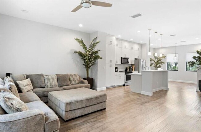 Foto del edificio - 1330 W Gray St