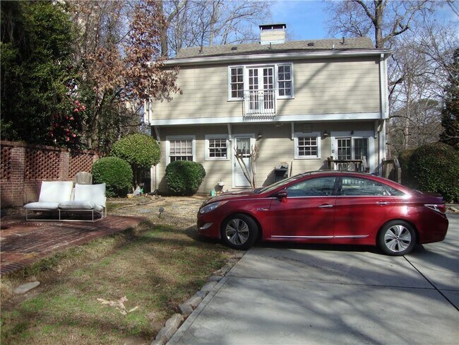 Foto del edificio - 3644 Kingsboro Rd NE