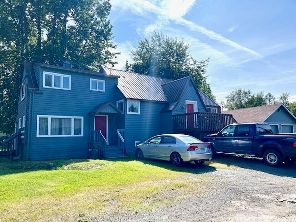 Foto principal - Midtown 3 Bed Apt. w/ 2 Car Garage
