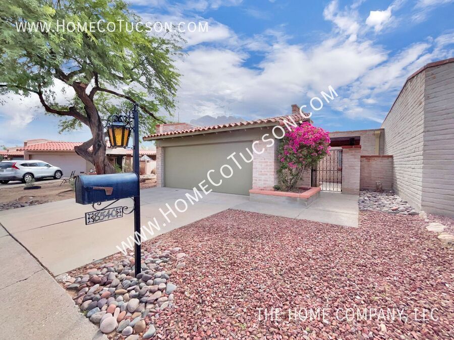 Foto principal - 8540 N Calle Tioga