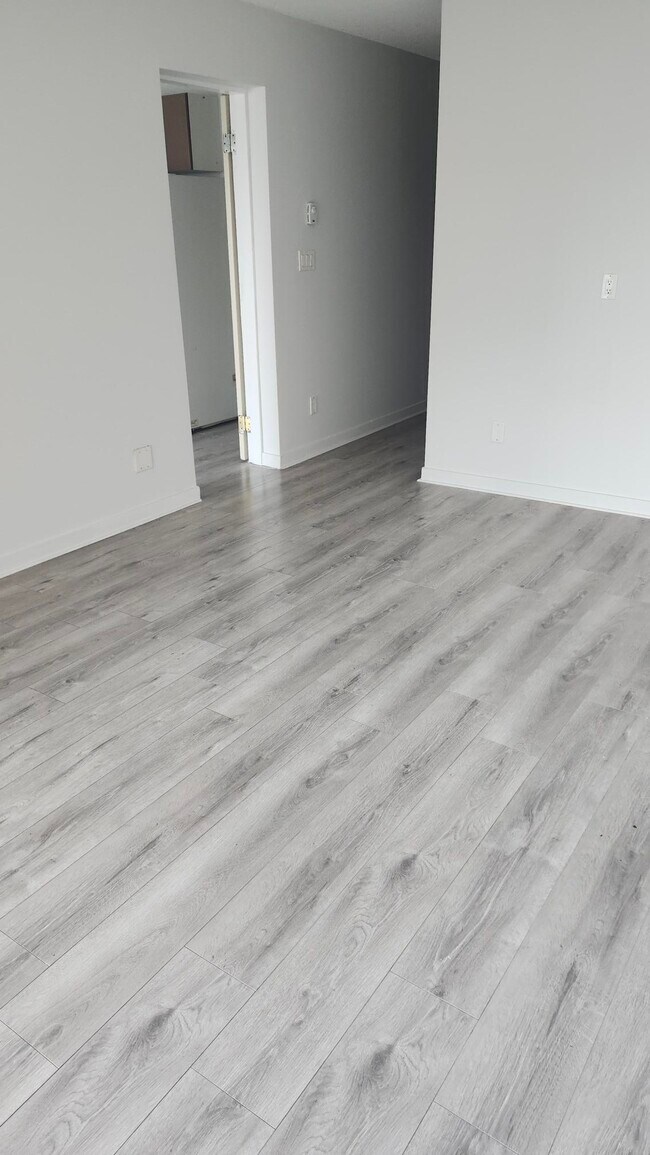 Photo du bâtiment - 3683 E Hastings St