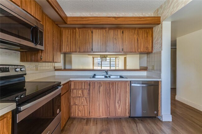 Building Photo - 1514 Whitehall Dr