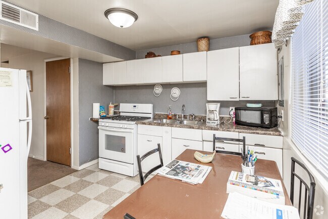 2HAB, 1BA -1,100 ft² - Sinnissippi Townhomes