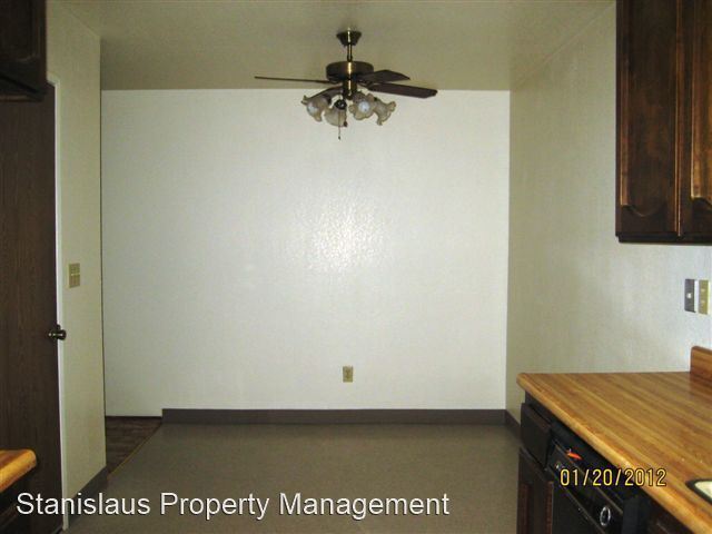 Building Photo - 3 br, 2 bath Apartment - 2412 Seaglen Drive