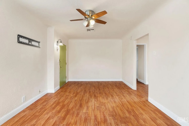 Building Photo - 113 Bliss St