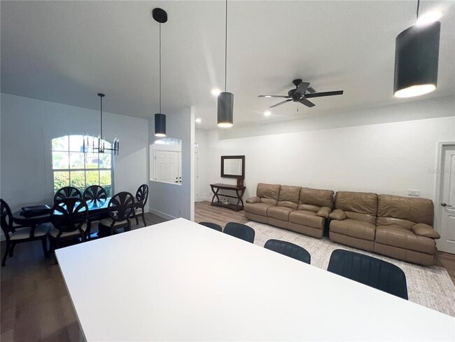 Building Photo - 255 Medalist Rd