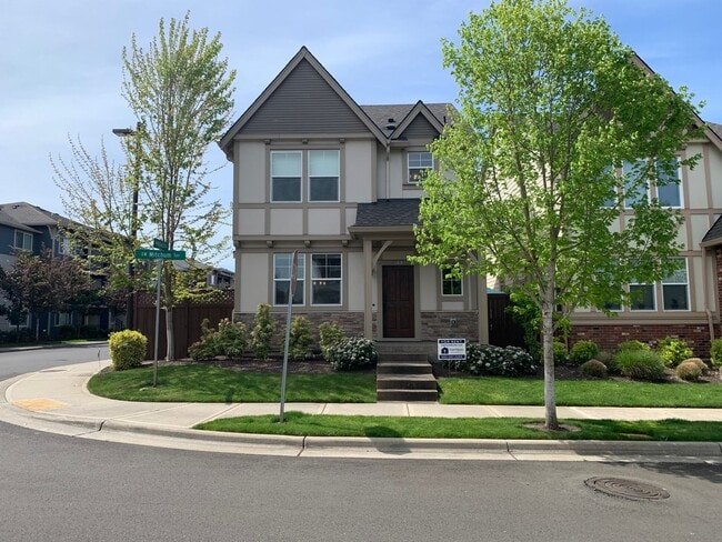 Charming Corner Lot Home | 3BD | 2.5BA | Baseline Woods | Great Location! - Charming Corner Lot Home | 3BD | 2.5BA | Baseline Woods | Great Location!