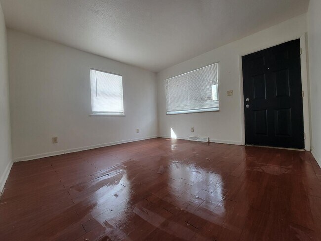 Building Photo - 1695 Leighton Ave