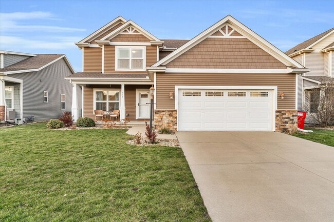 Foto del edificio - 2 story 4 bedroom 3.5 bath