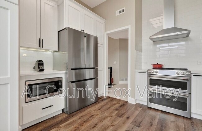 Foto del edificio - 962 N Shoreline Rd