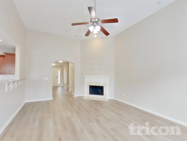 Foto del edificio - 1040 Lindyn Lee Wy