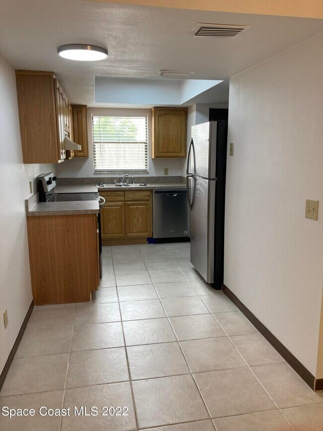 Building Photo - 119 Coral Way E